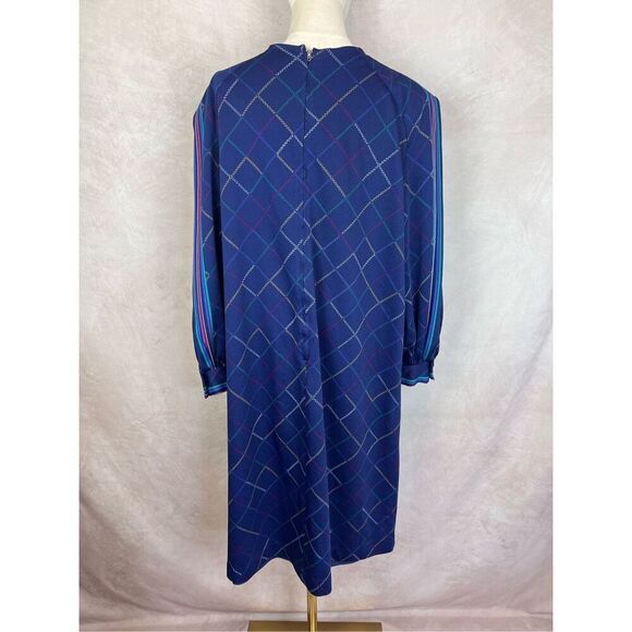 Vintage 1970s Shift Dress Plus Size - Picture 2 of 6